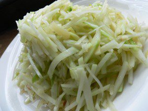 REFRESHING PICKLED DAIKON RADISH