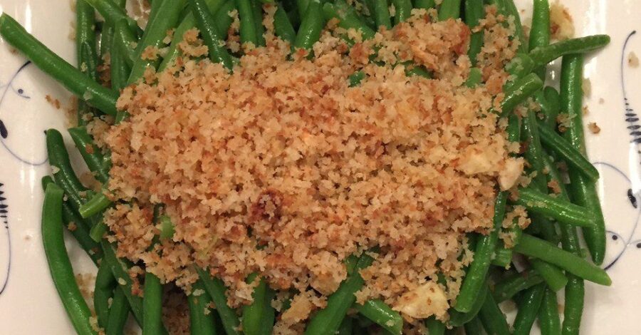 GARLIC-PANKO STRING BEANS