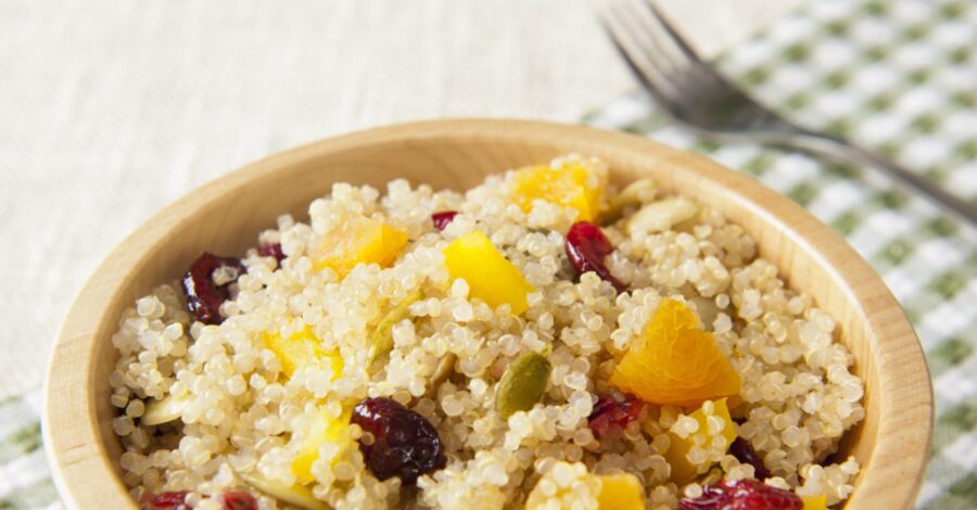 FRUITY QUINOA BREAKFAST