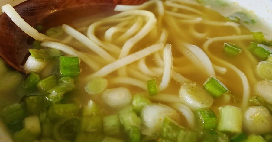 SUPER SIMPLE NOODLE SOUP