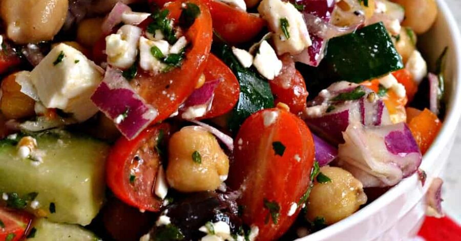 CHICKPEA GARDEN SALAD