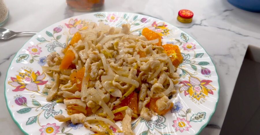SIMPLY CHICKEN AND ONION STIR FRY
