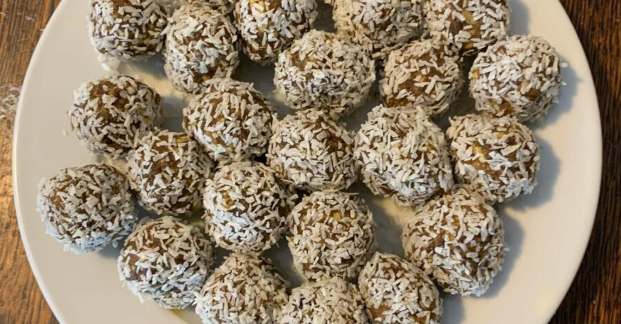 JOANN’S CASHEW ENERGY BALLS