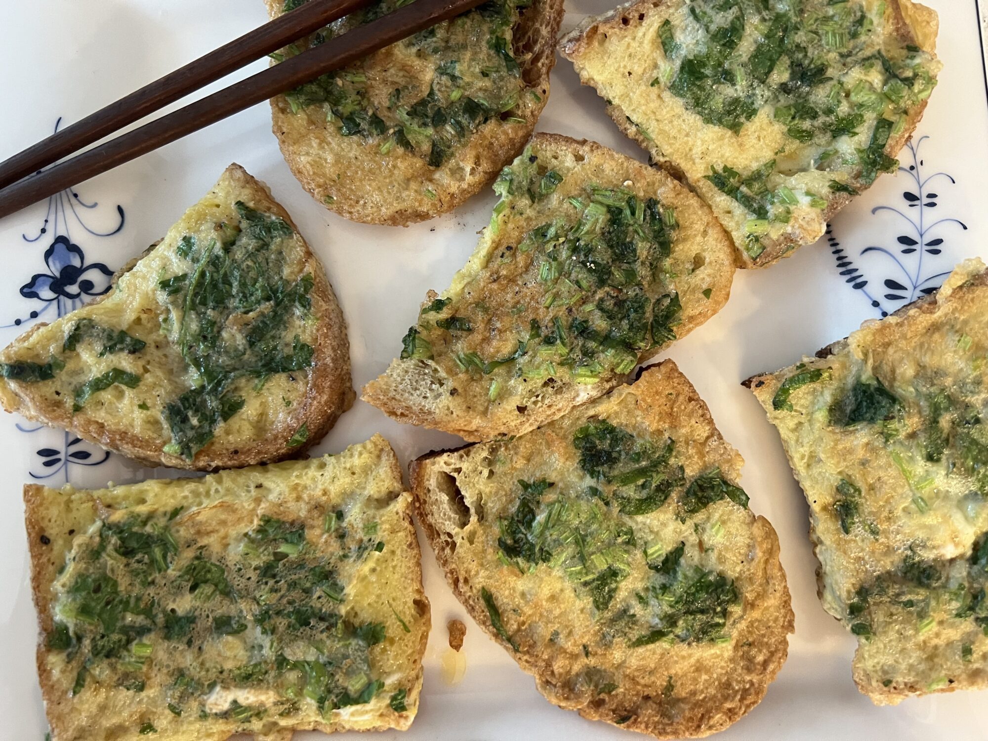 Fried bread with egg and cilatnro