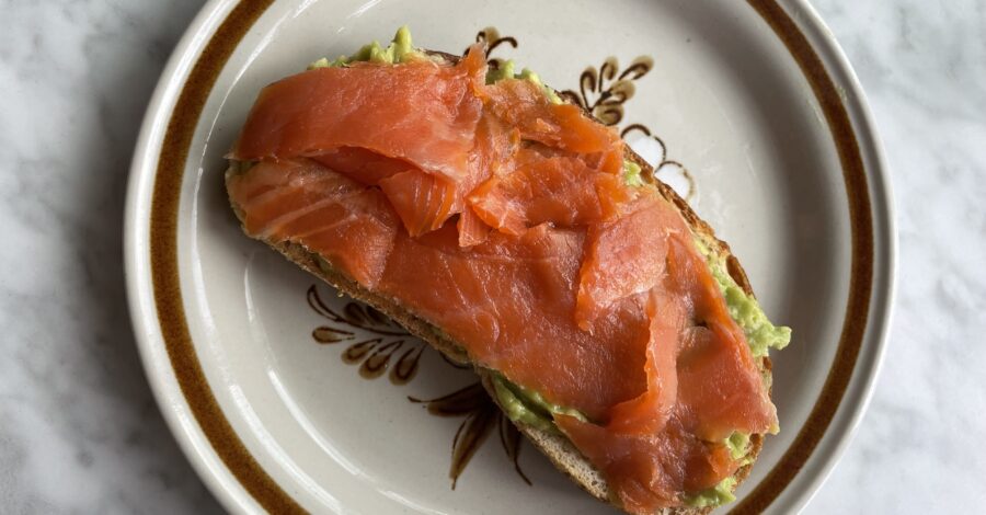 SMOKED SALMON AVOCADO TOAST