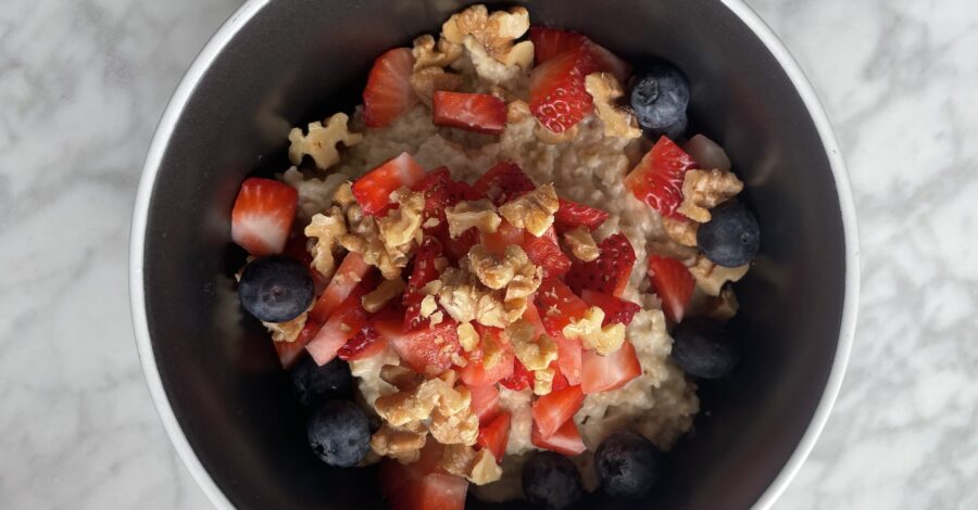 NUT AND BERRY OATMEAL
